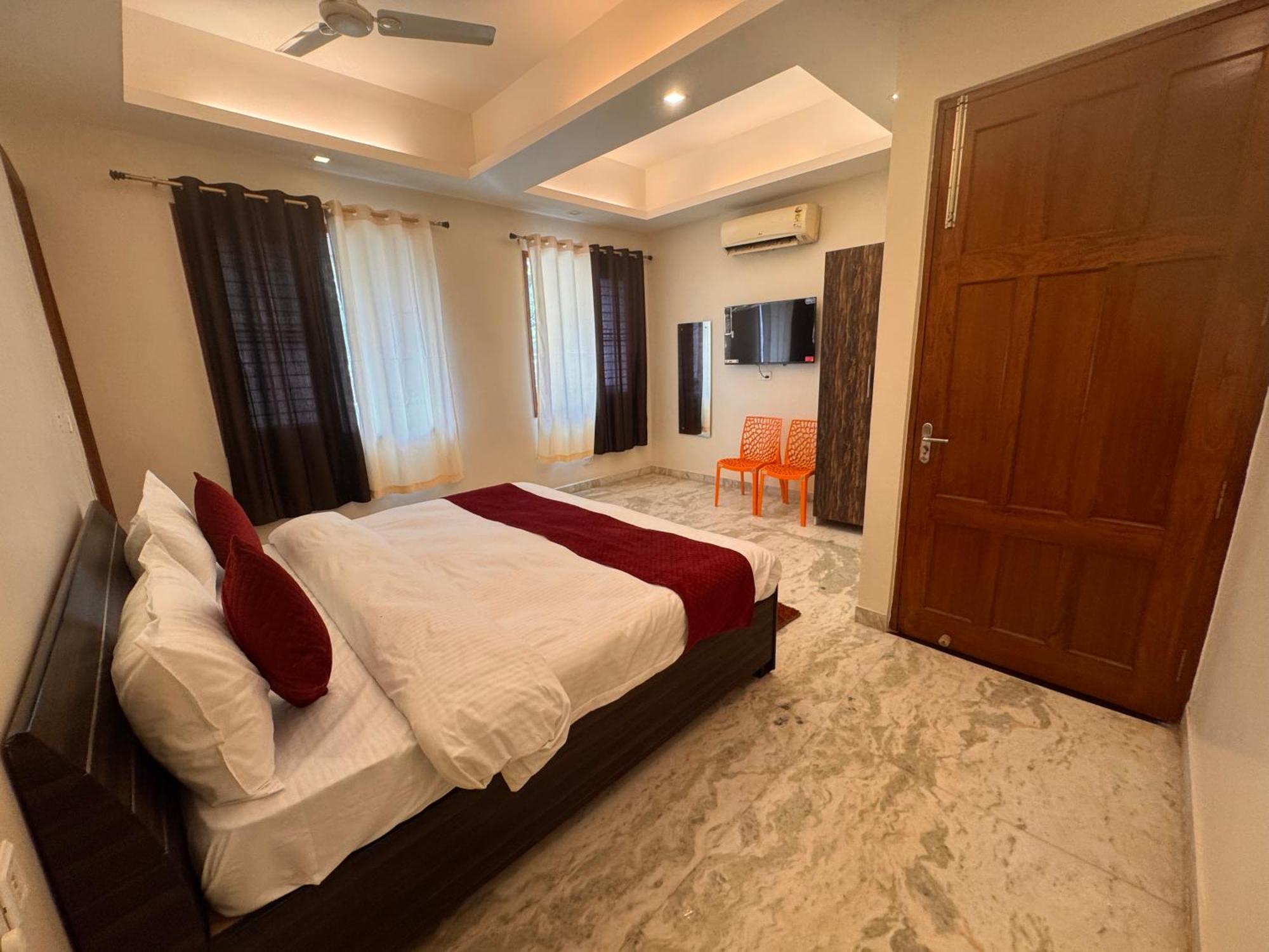 Hl Grand Hotel Lucknow Buitenkant foto