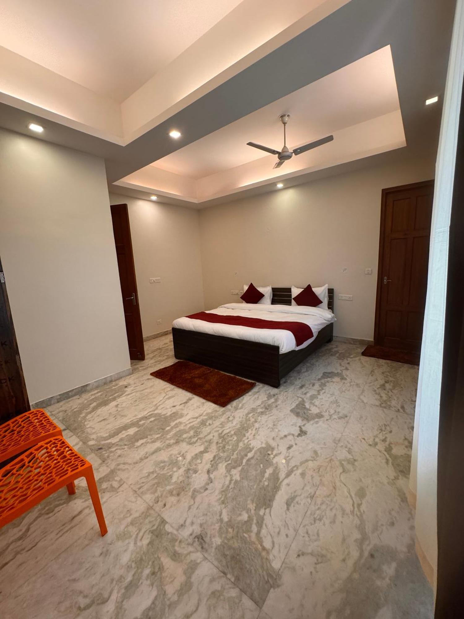 Hl Grand Hotel Lucknow Buitenkant foto